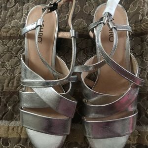 Silver metallic sandals size 8
